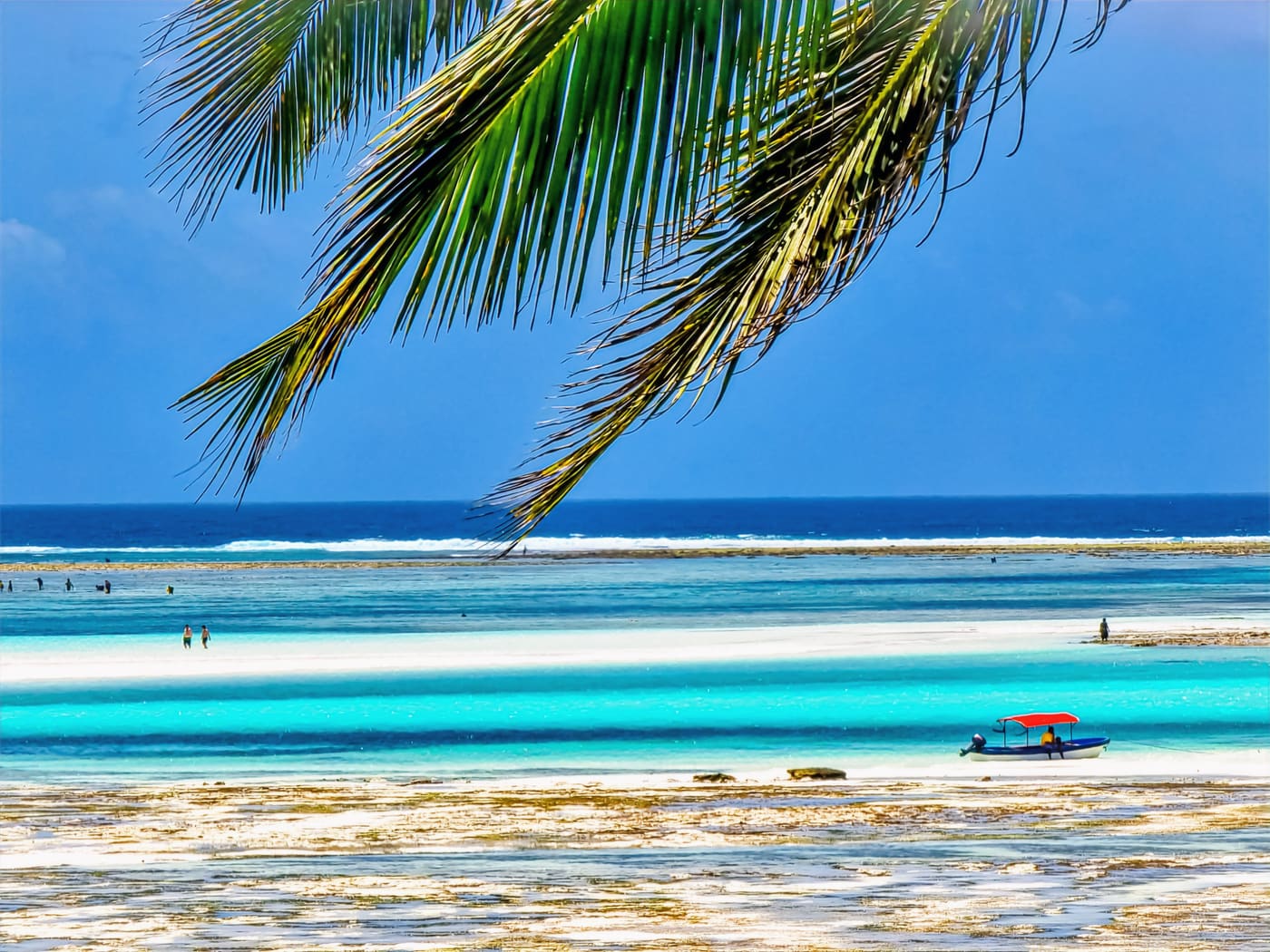 sandbank in front of Boutique Hotel Matlai at low tide