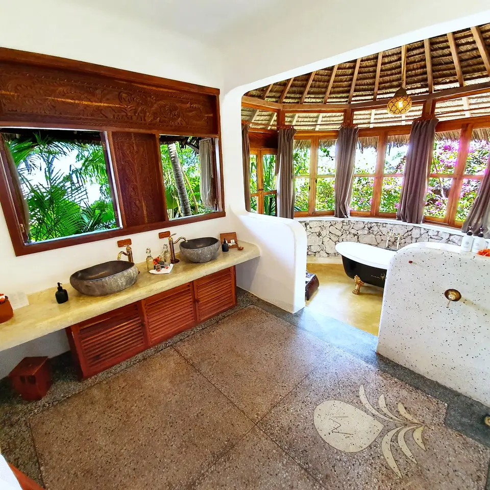 DUNIA Room - bathroom | bathtub, shower, separated toilet, double sink