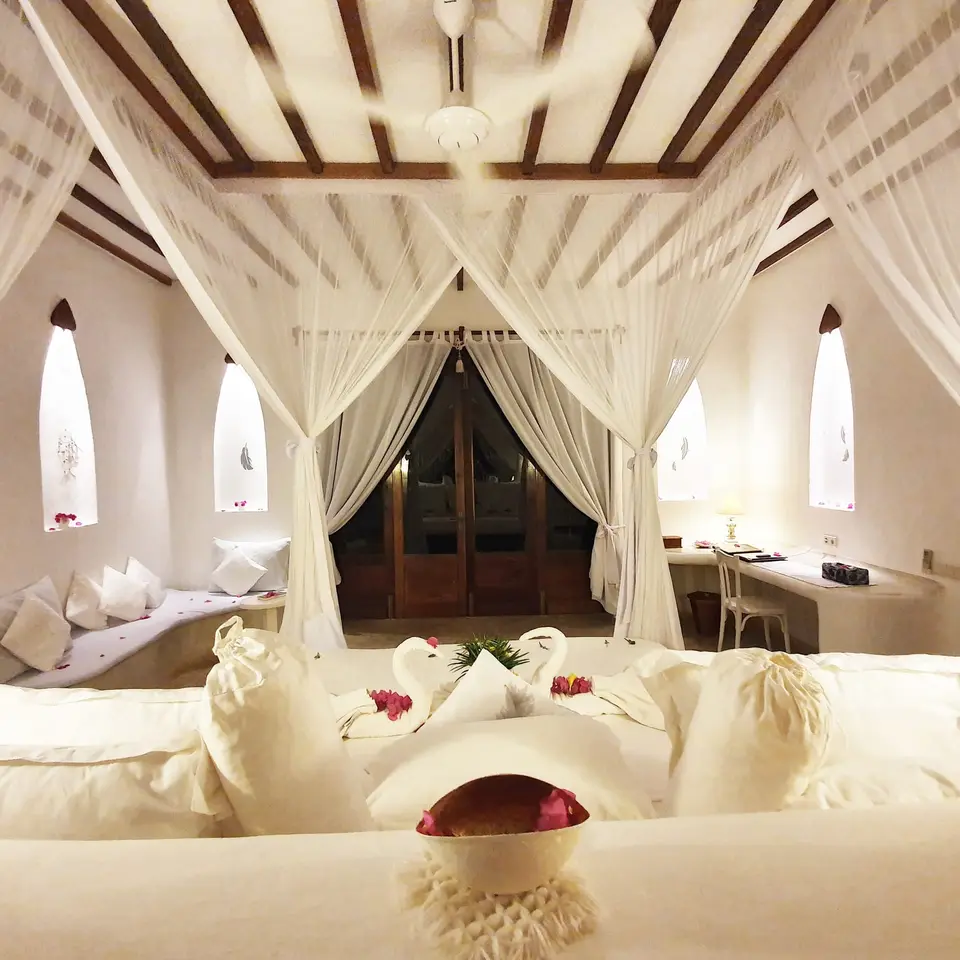 HEWA room | room  by night