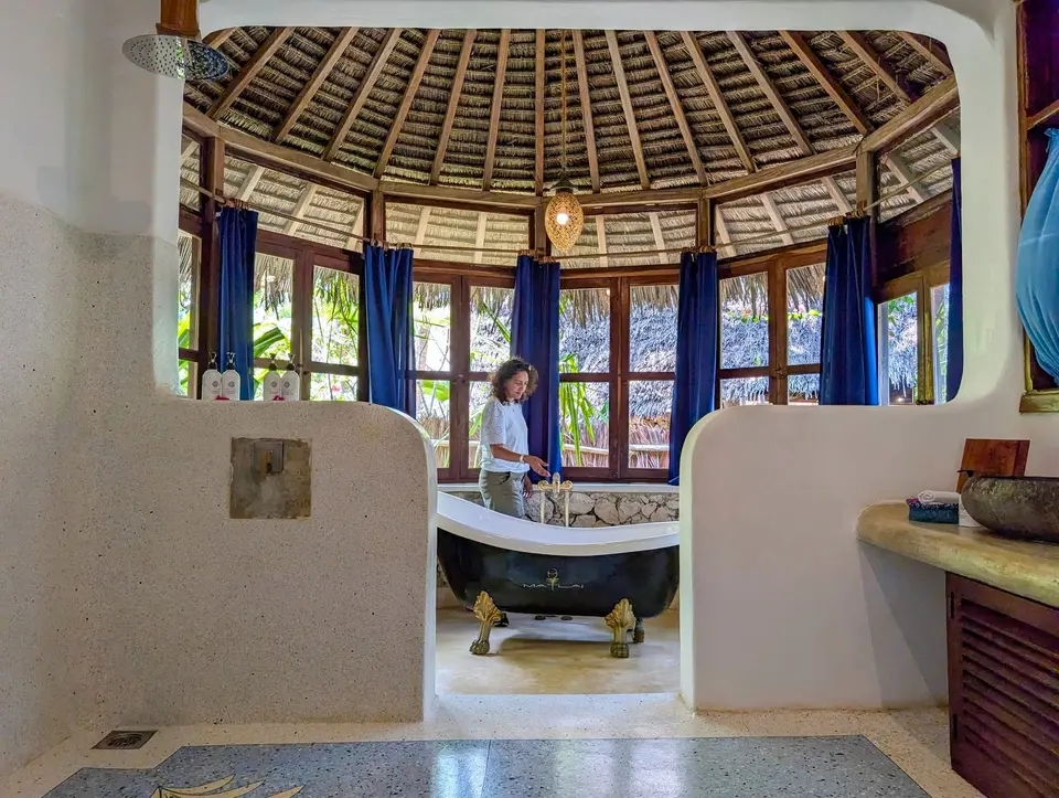Room Maji Bathtub – Asili House Zanzibar