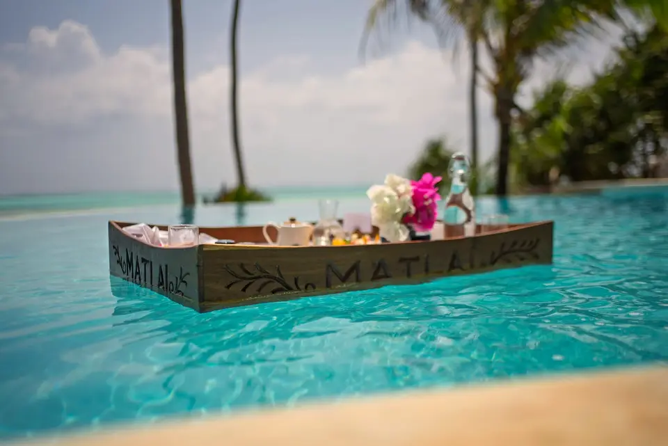 Floating Breakfast – Villa Kidosho Zanzibar