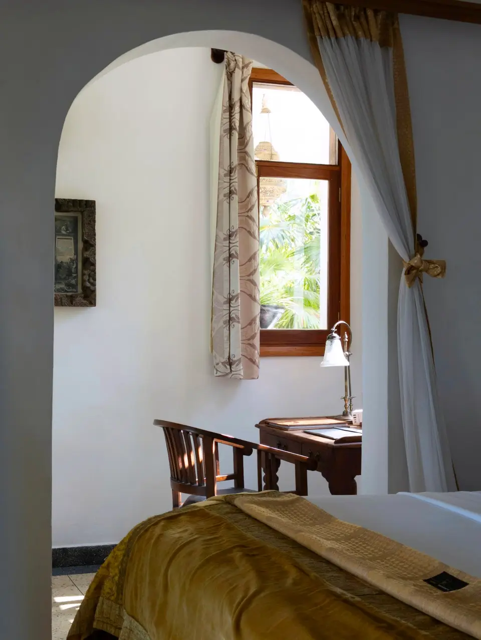 Room Jua Desk View – Villa Kidosho Zanzibar