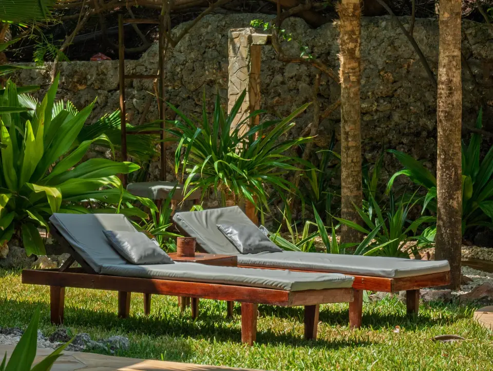 Villa Kidosho Sunloungers – Oceanfront Relaxation Zanzibar